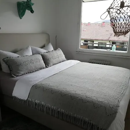 Design Ferienwohnung Mit Bergblick Und Schwimmbad